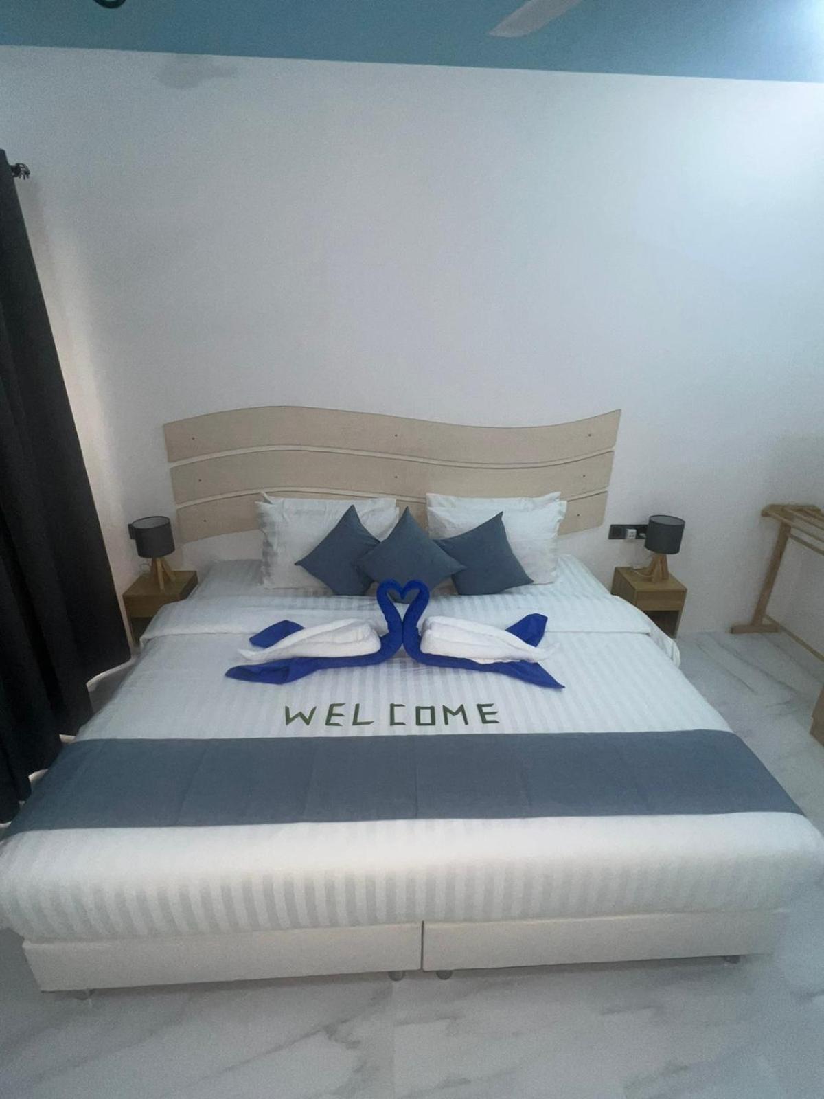 Infinity Beach Dhigurah Dhigurah  Exteriör bild