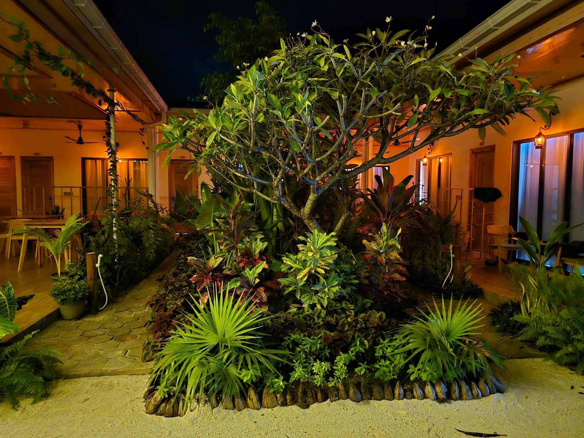 Infinity Beach Dhigurah Dhigurah  Exteriör bild
